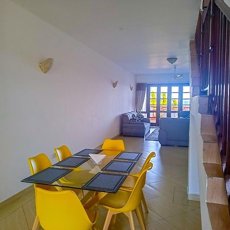 Ivory Beachfront Stays Mombasa Esterno foto