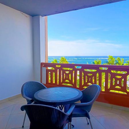 Ivory Beachfront Stays Mombasa Esterno foto