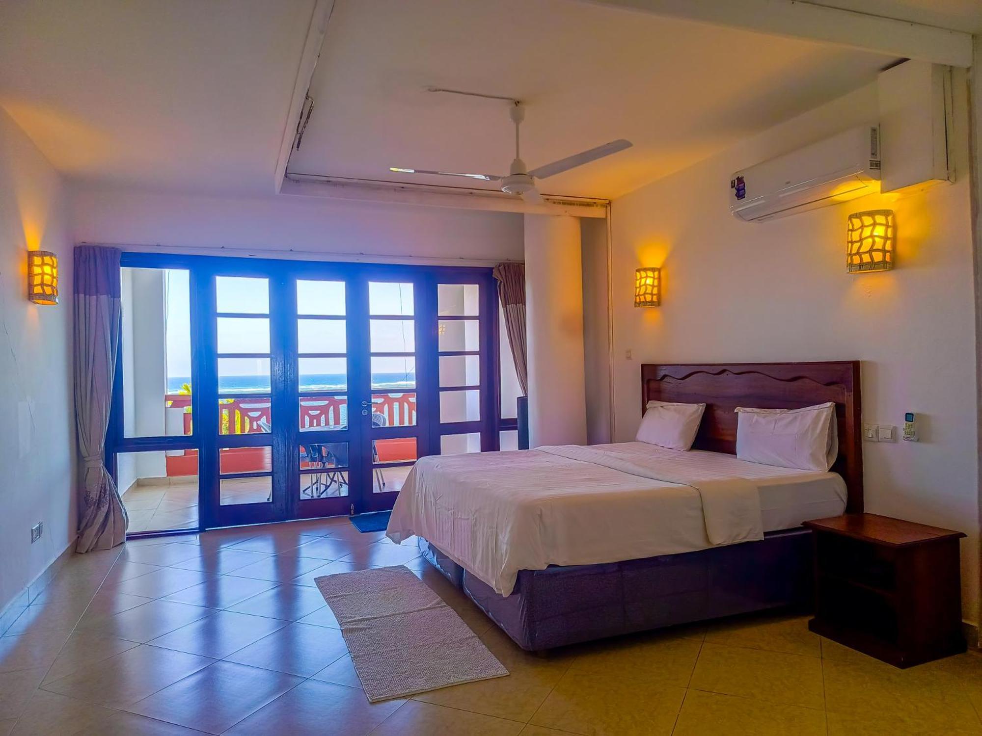 Ivory Beachfront Stays Mombasa Esterno foto